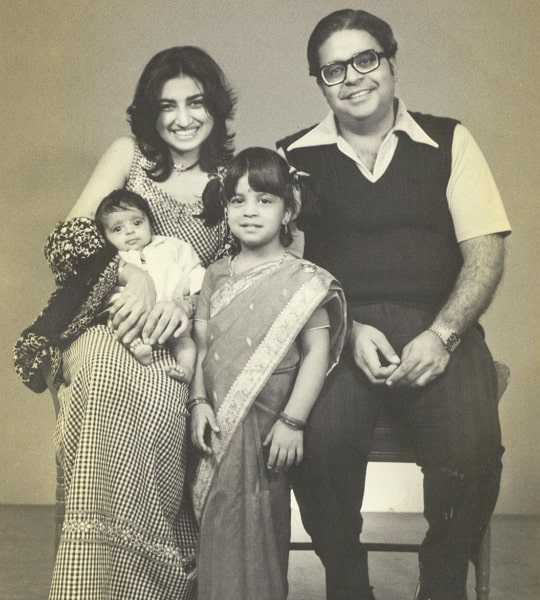 mahira kakkar family