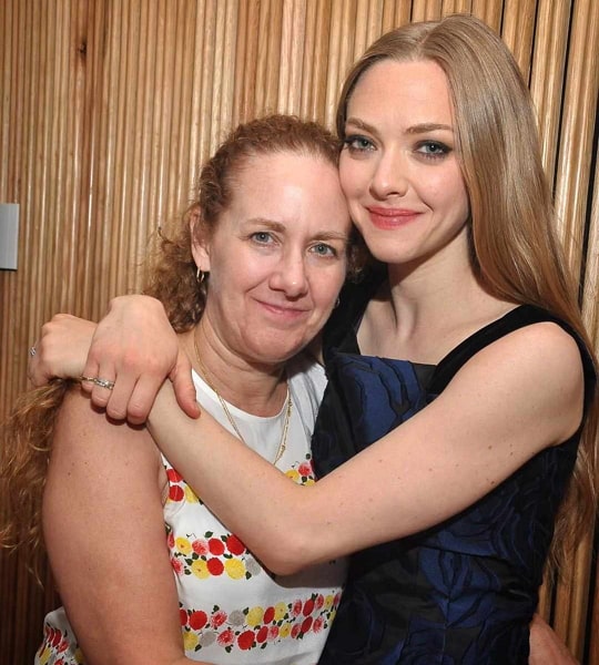 amanda seyfried mother