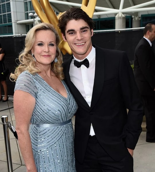 rj mitte mother