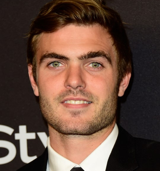 alex roe