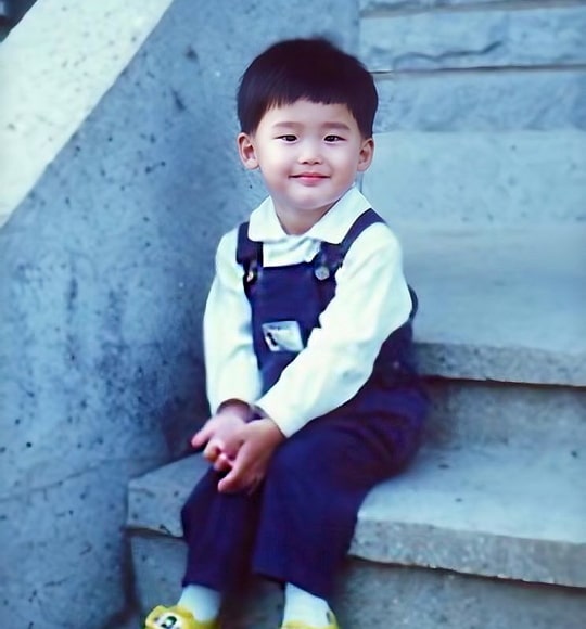 lee jong-suk childhood pic