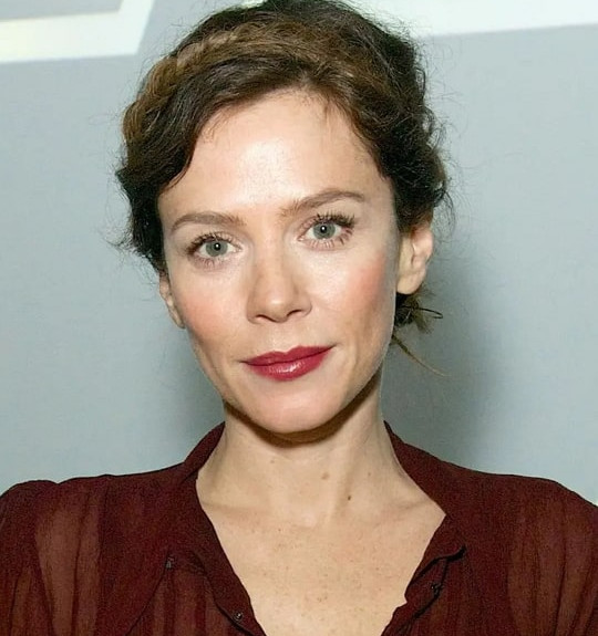 anna friel