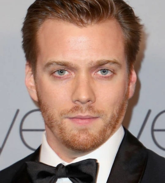 jake abel