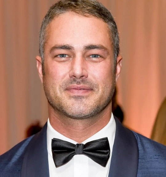 taylor kinney