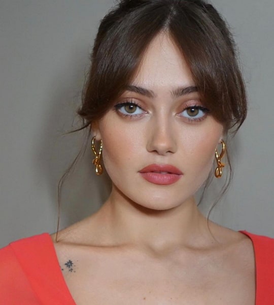 Ella Purnell Age, Net Worth, Boyfriend, Family and Biography TheWikiFeed