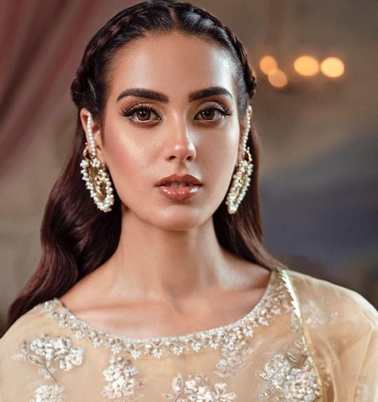 iqra aziz