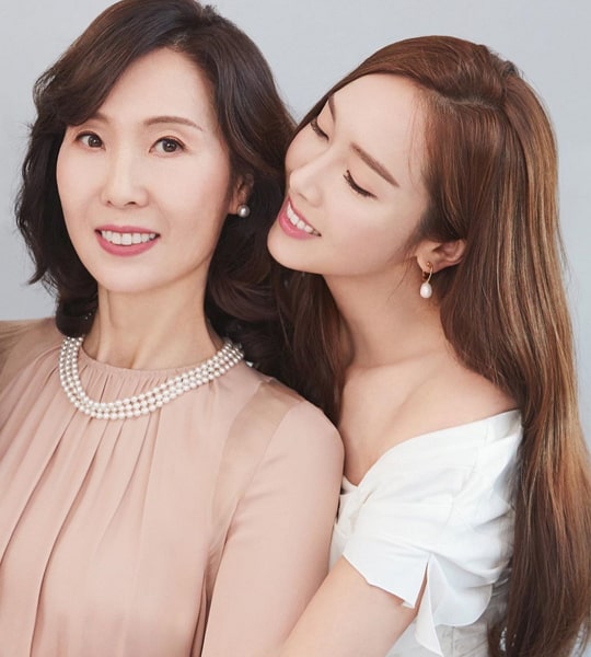 krystal jung mother