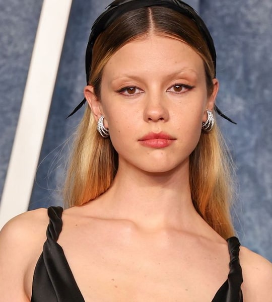 mia goth