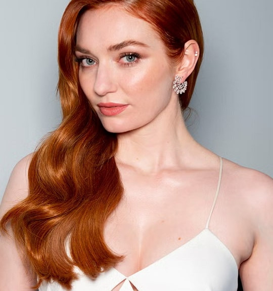 eleanor tomlinson